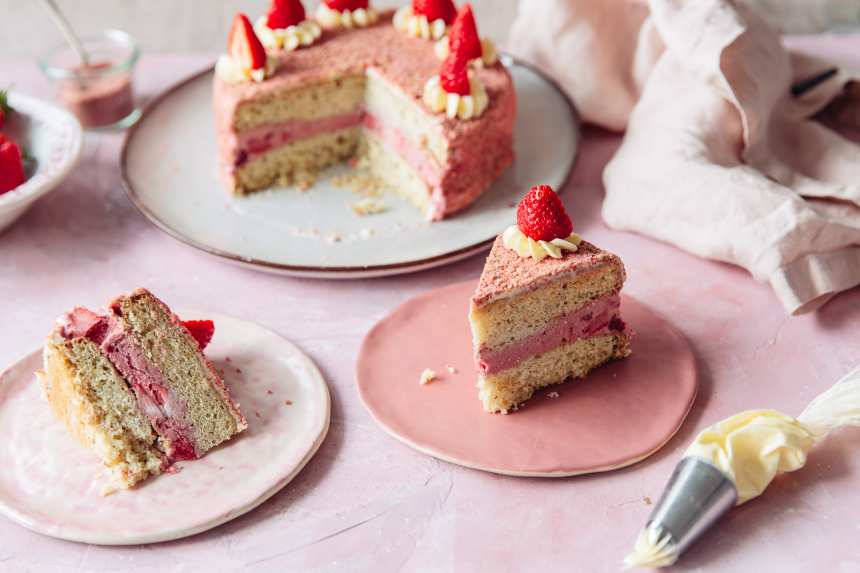 Strawberry shortcake clearance ice cream cake